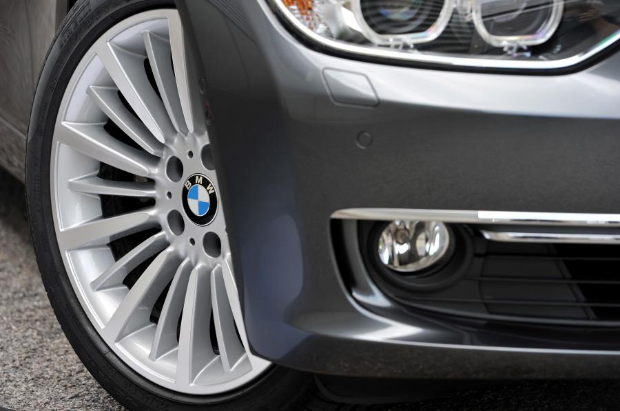  BMW 328i Touring Luxury 2012 года  (фото 77 из 200)